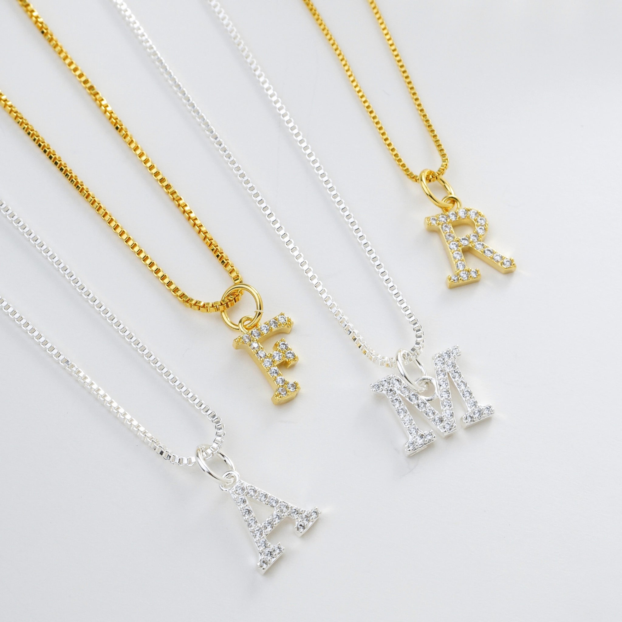 Colar Inicial Cravejada